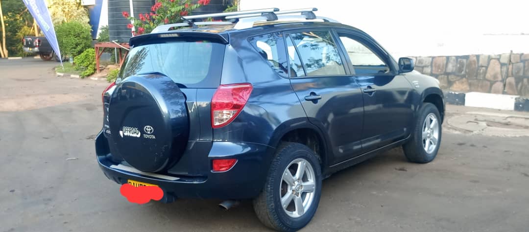 TOYOTA RAVA 4(Negotioable)